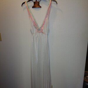 Val Mode Women's Vintage Nightgown Size Medium